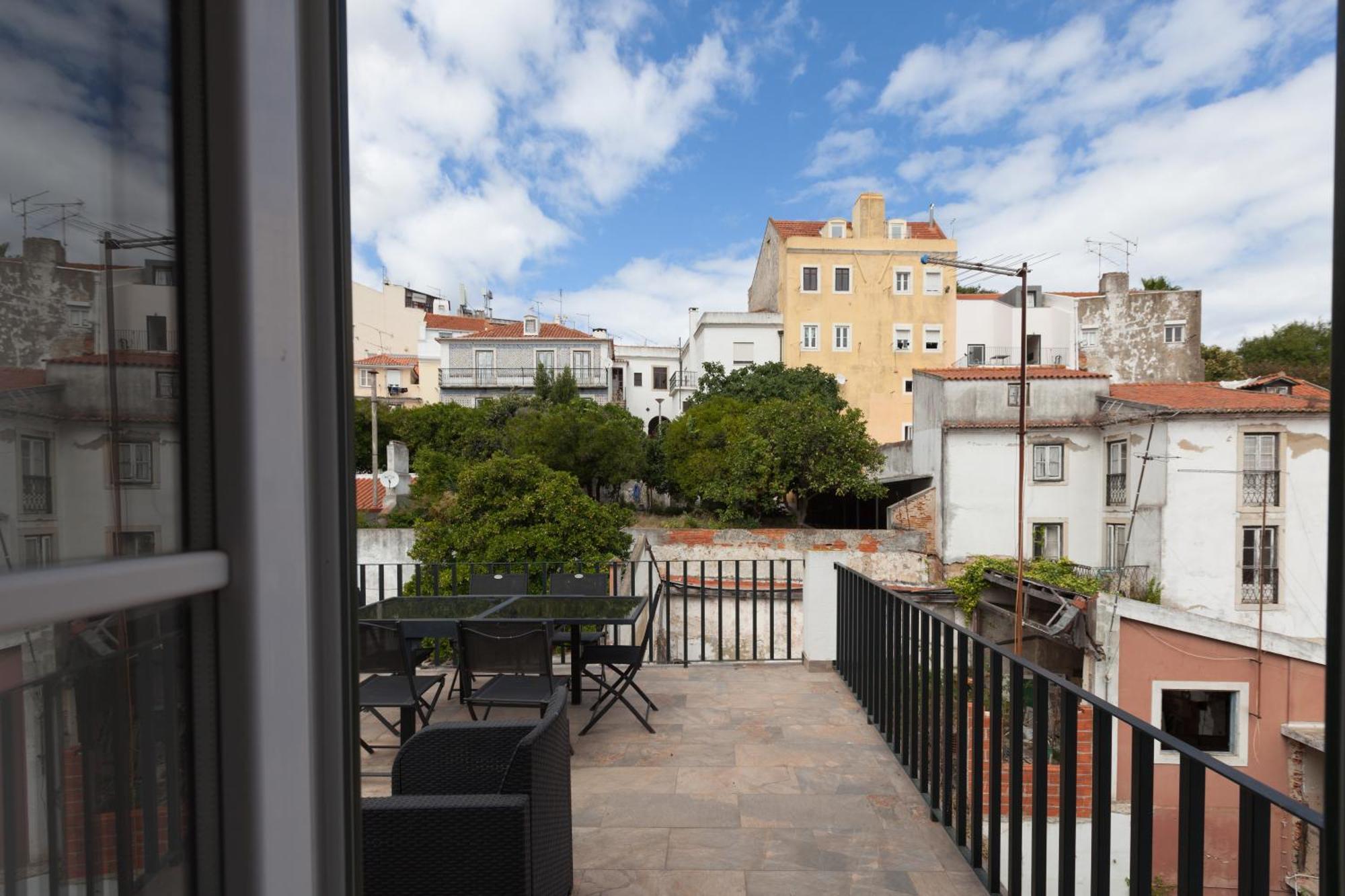 Flh Portas Do Sol Duplex With Terrace Apartment Lisbon Exterior photo
